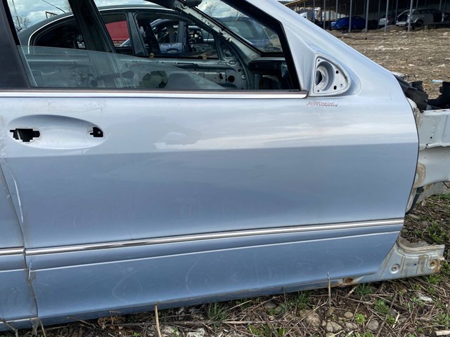 Пасажирські передні двері A2207200205 MERCEDES