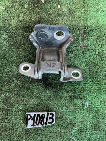 Петля заднтої двері, правої KD5372210 MAZDA