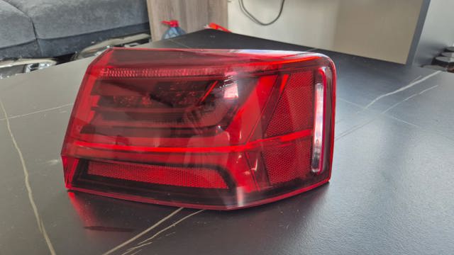 Фара задня права зовнішня 4G5945096D VAG