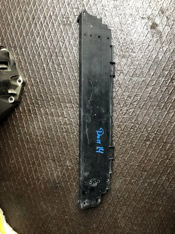 Кронштейн радіатора нижній 17118666838 BMW