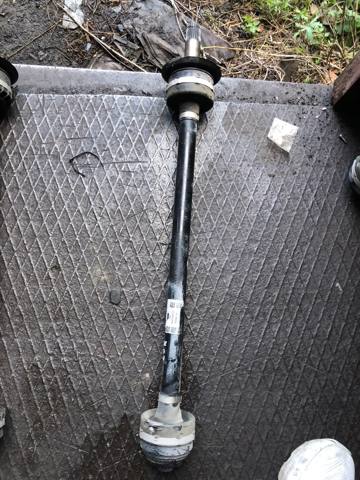 Піввісь задня, права 33207953546 BMW