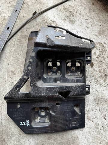 Кронштейн бампера заднього, правий 51128737094 BMW