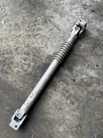 Вал рульової колонки, нижній 6862087 BMW
