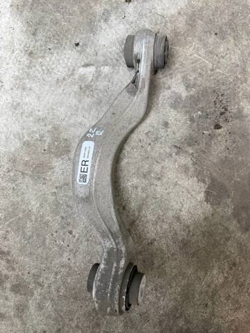 Балансир задній правий 8834820 BMW