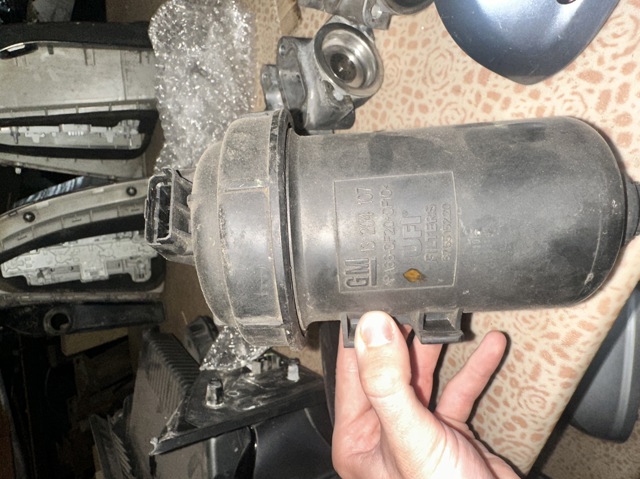 Корпус паливного фільтра 13204107 OPEL