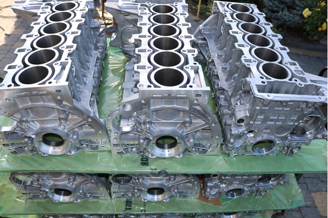 Блок циліндрів 11112161561 BMW