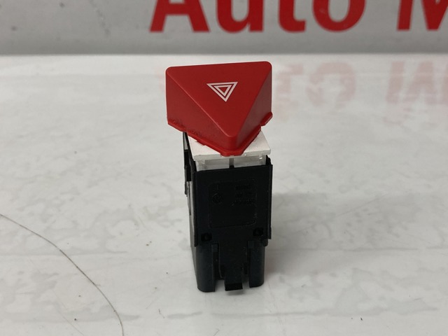 Кнопка включення аварійного сигналу 1T0953509 VAG