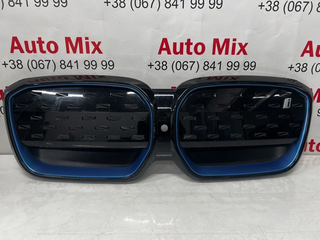 Решітка радіатора 51119881798 BMW