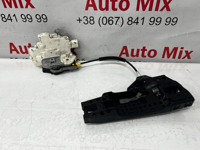 Замок задніх дверей, правих 8K0839016 VAG