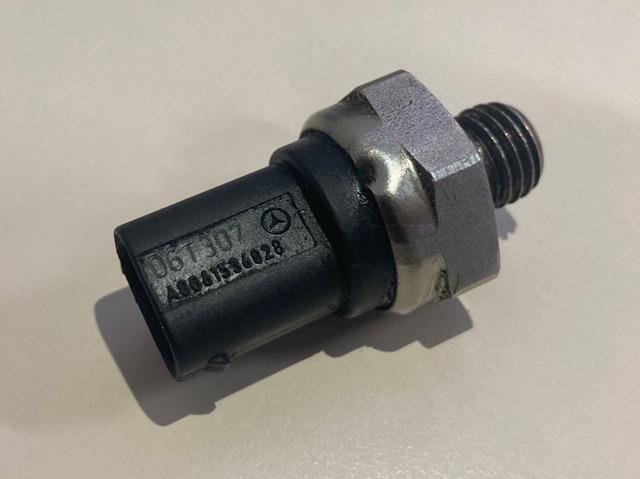 Датчик тиску вихлопних газів A0061536028 MERCEDES