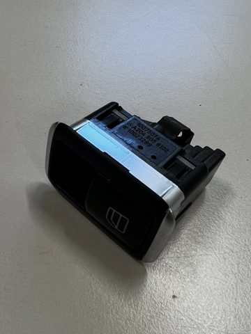 Кнопка підйомника переднього правого скла A2049058102 MERCEDES