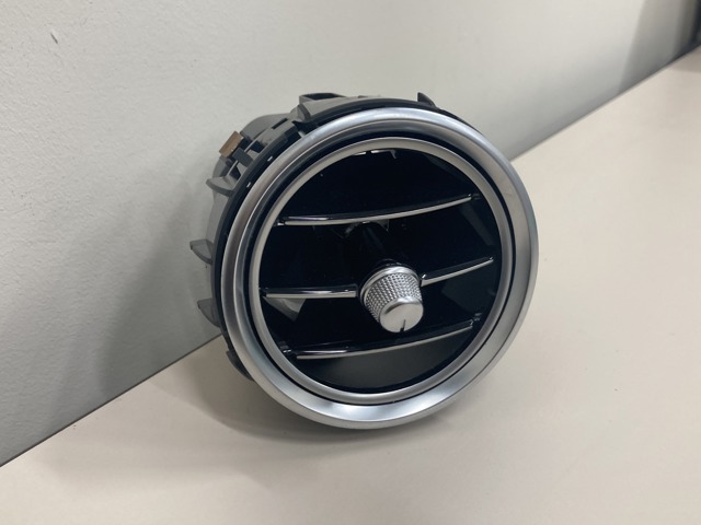 Решітка повітропровода ліва A2058303900 MERCEDES