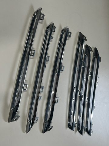 Решітка A2538880185 MERCEDES