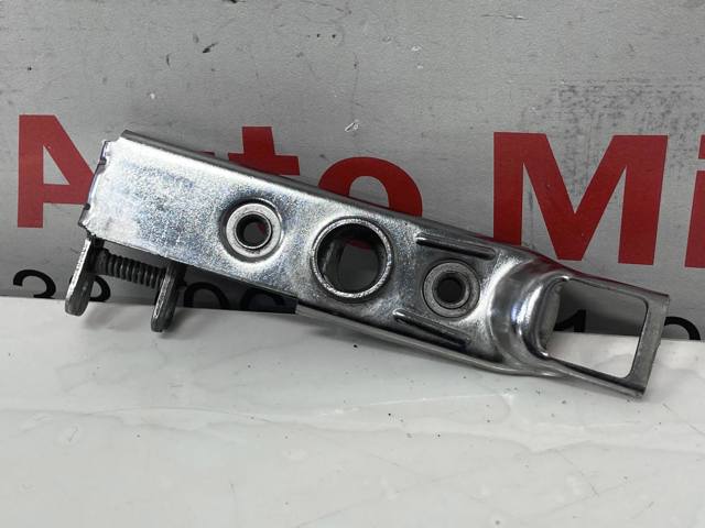 Запор капота (замок і привід замка капота) A9067500450 MERCEDES