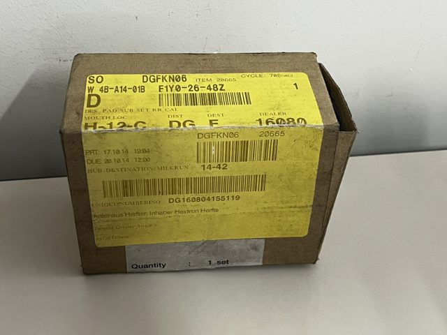 Задні дискові колодки F1Y02648Z MAZDA