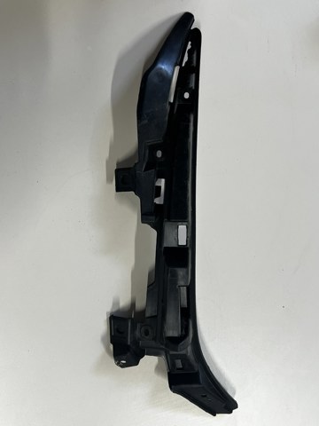 Кронштейн кріплення бампера переднього правий GSH750151 MAZDA