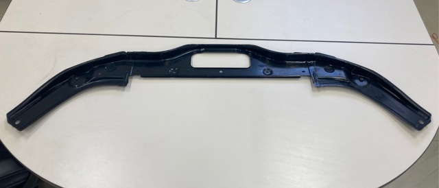 Кронштейн супорта радіатора нижнього KB7W53150B MAZDA