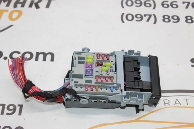 Корпус запобіжників 13222786 GM