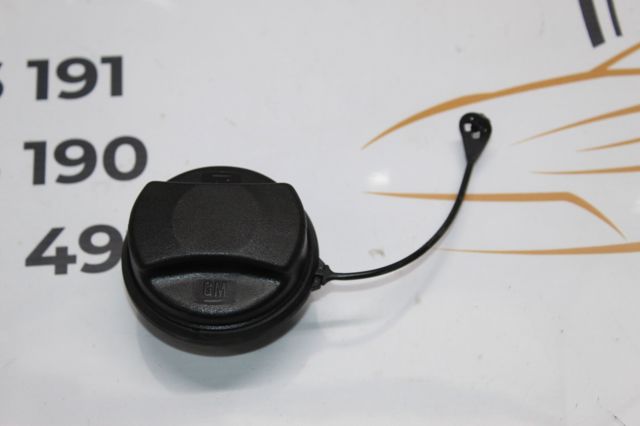 Кришка бензобаку 13228892 GM