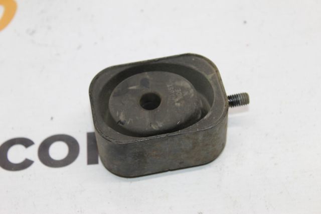 Подушка кріплення глушника 13229780 GM