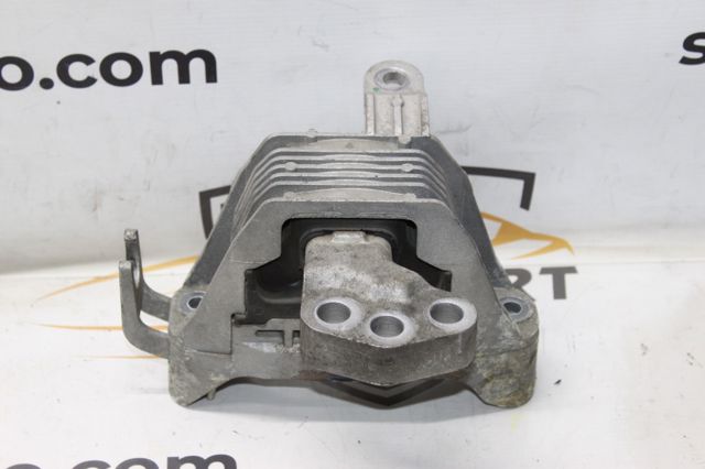 Права подушка мотора 13248476 GM