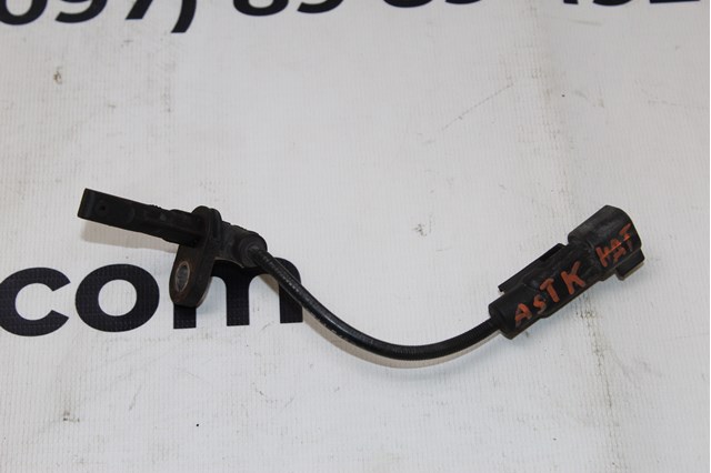 Датчик АБС (ABS) задній 13379166 GM