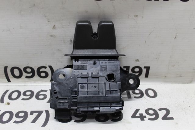 Замок задніх дверей 13501988 GM