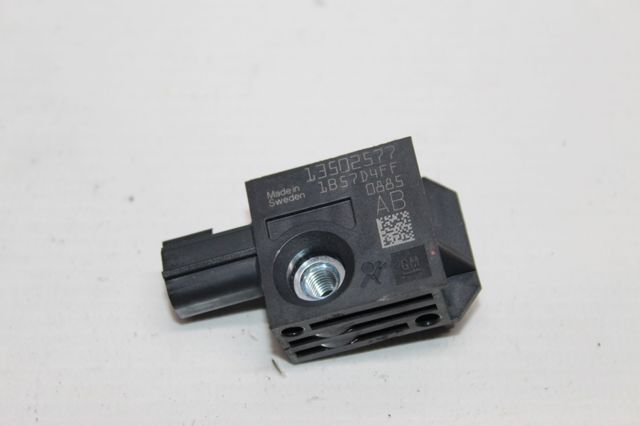 Датчик подушки безпеки 13502577 GM