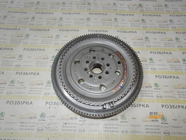 Маховик двигуна 415030510 LUK
