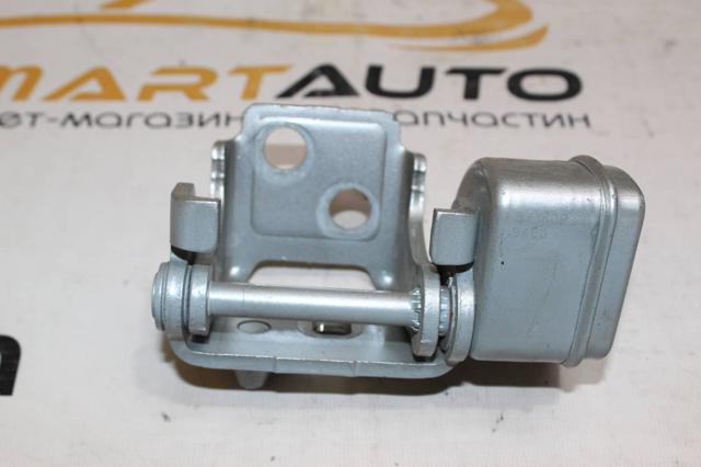 Петля заднтої двері, правої 9037C0 PEUGEOT