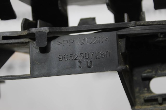 Комплект кронштейнів/кріплень переднього бампера 9652507280 PEUGEOT