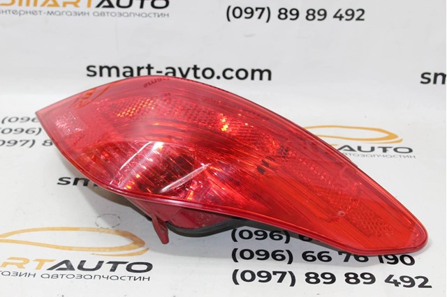 Задній правий стоп 9680425680 PEUGEOT