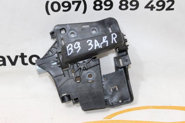 Ручка дверей бічних/зсувних, внутрішня права 9682100677 PEUGEOT