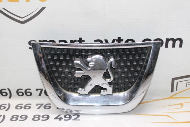 Емблема переднього бампера 9685973077 PEUGEOT