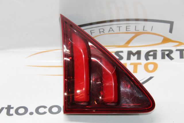 Задня ліва внутрішня фара 9805511380 PEUGEOT