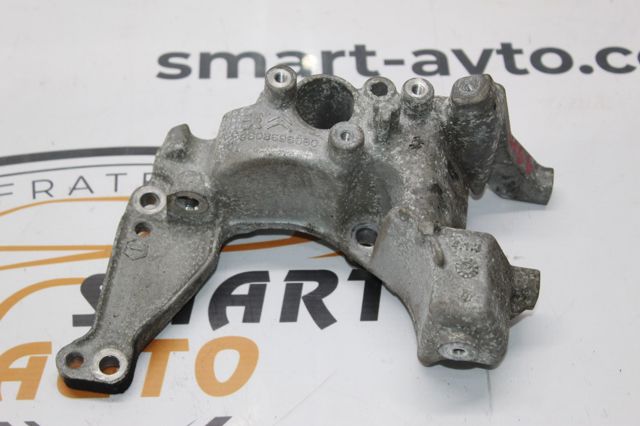 Кронштейн генератора 9808696680 PEUGEOT