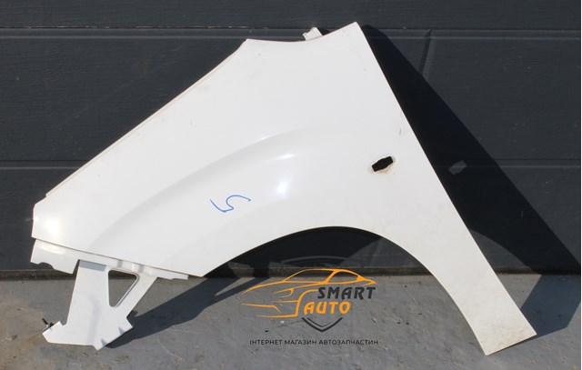Ліве переднє крило 9816482780 PEUGEOT