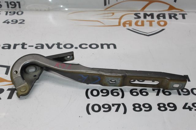 Шарнір капота лівий 9816485080 PEUGEOT