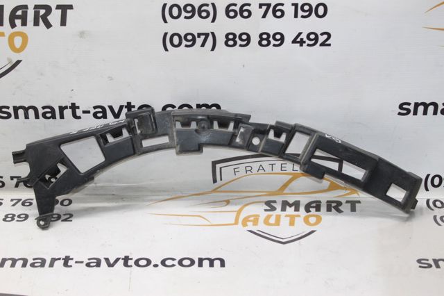 Кронштейн кріплення бампера переднього правий 9816768780 PEUGEOT