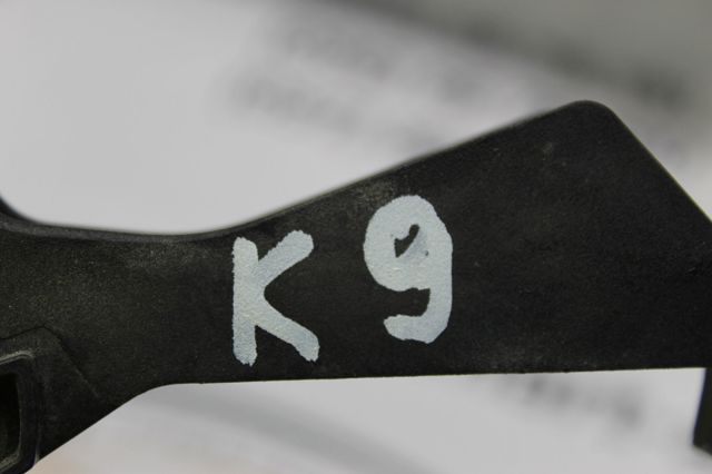 Навішування і упор капота 9817297580 PEUGEOT