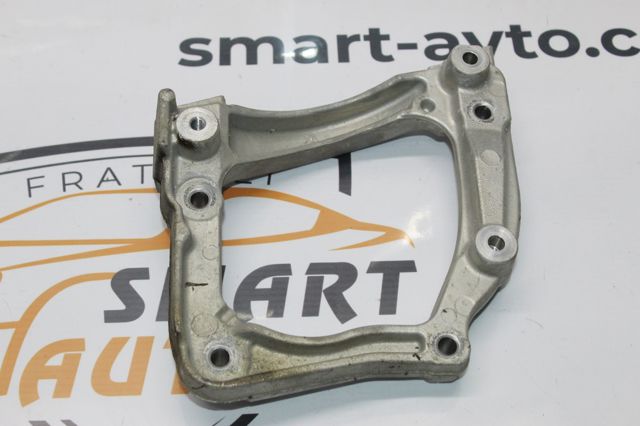 Кронштейн компресора кондиціонера 9826641380 PEUGEOT