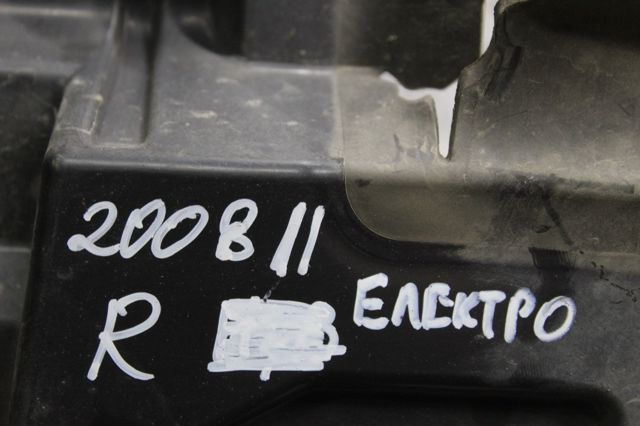 Повітропровід / дефлектор радіатора, правий 9827819580 PEUGEOT