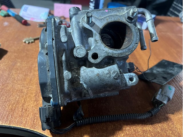 Клапан EGR рециркуляції газів Toyota RAV4 3