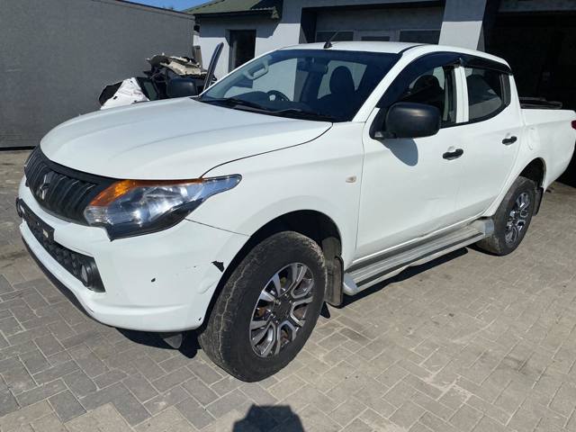 Водійські двері 5700B793 MITSUBISHI
