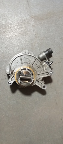 Насос вакуумний 11668605976 BMW