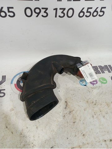 Патрубок повітряний, вхід в турбіну (наддув) 13717577452 BMW