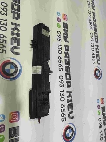 Кронштейн радіатора лівий 17117600536 BMW