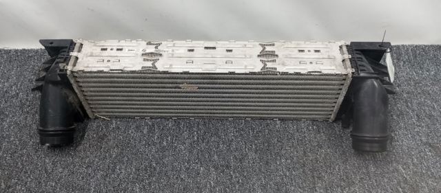 Охолоджувач наддувочного повітря 17517823570 BMW