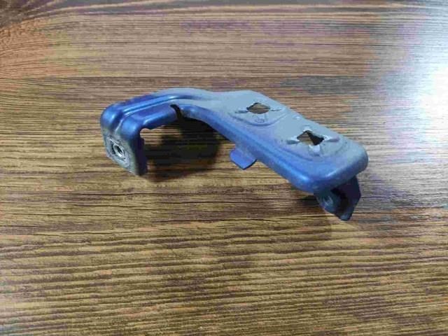 Кронштейн кріплення крила переднього правого, задній 41358066940 BMW