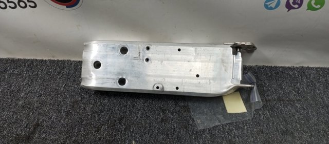 Кронштейн підсилювача переднього бампера 51117266196 BMW